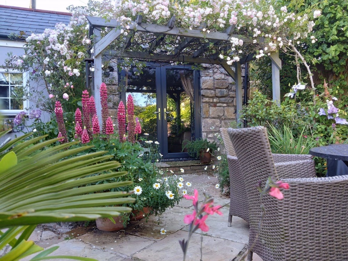 Garden design and creative planting